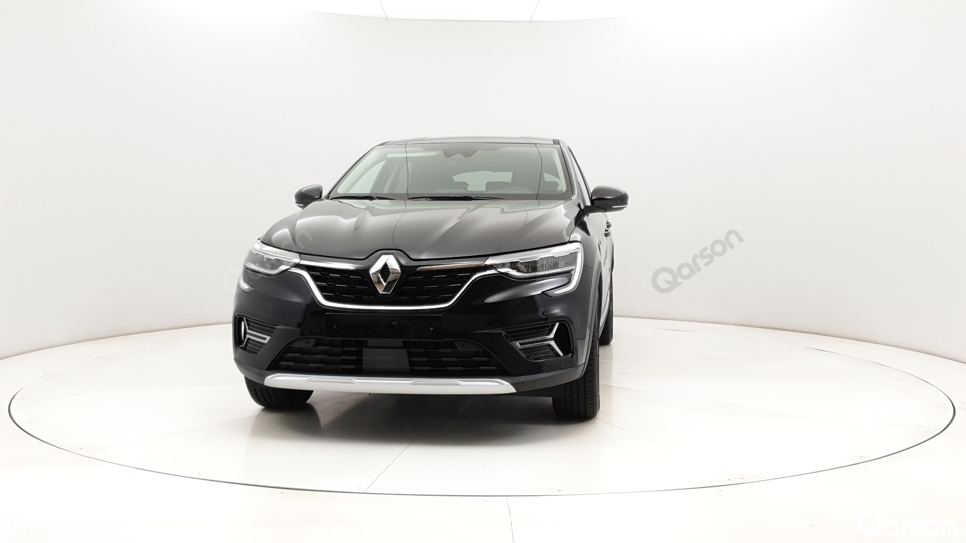 Renault Arkana Widok przodu samochodu lewy bok 10 stopni
