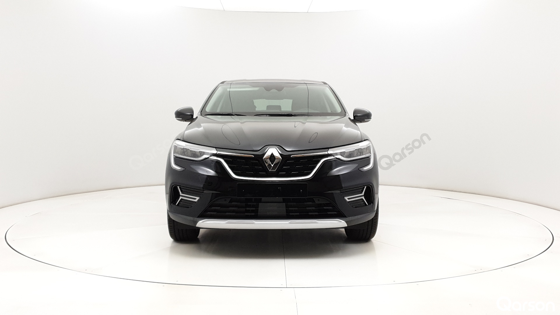 Renault Arkana Widok przodu samochodu